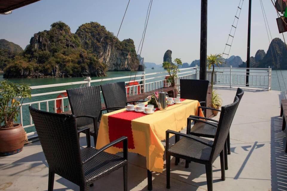 Moonlight Hotel Ha Long Luaran gambar